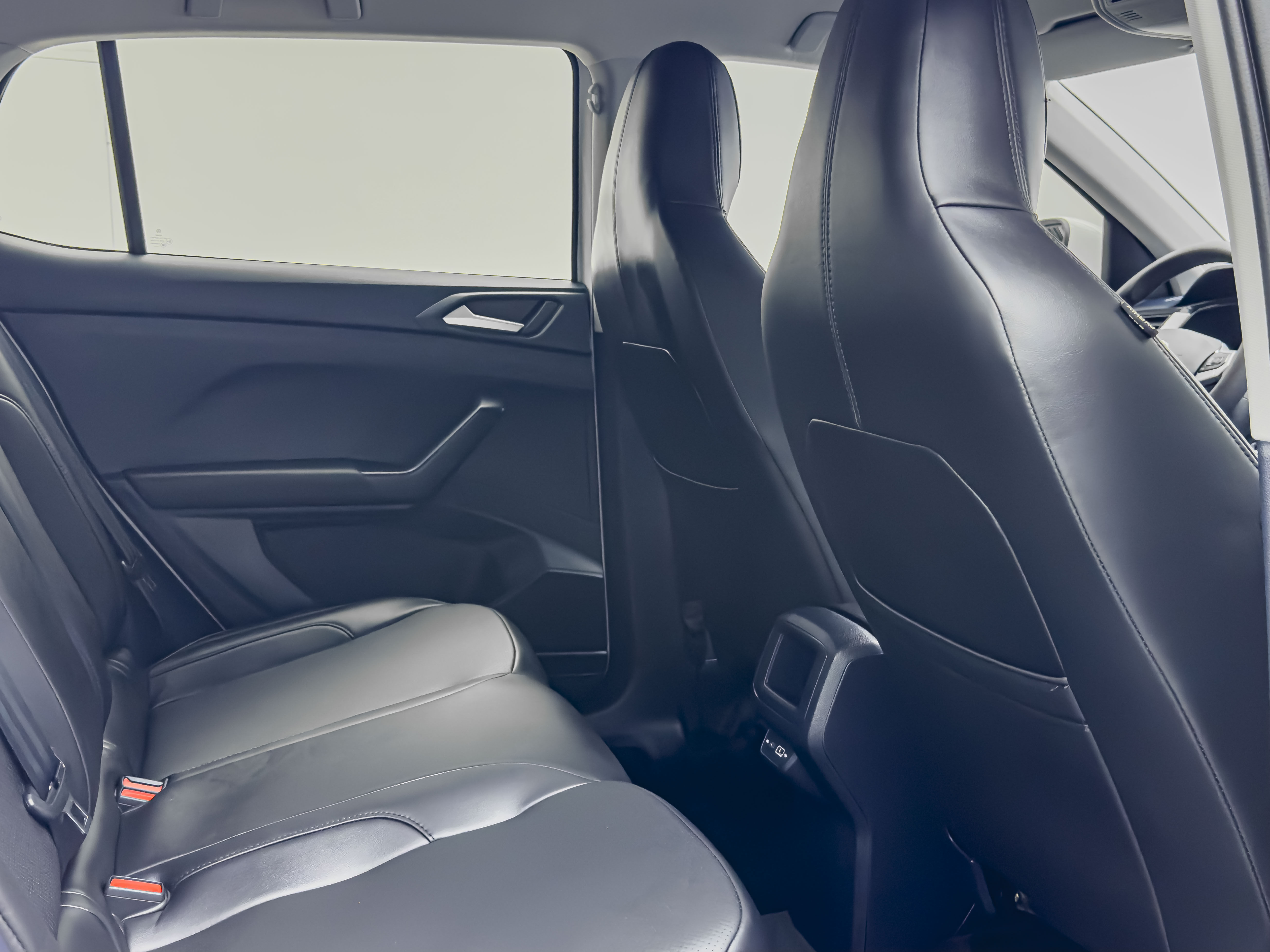 Volkswagen Tharu 2024 car image #11