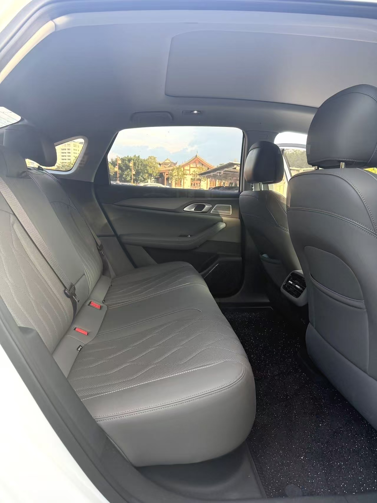 2025 car image #5