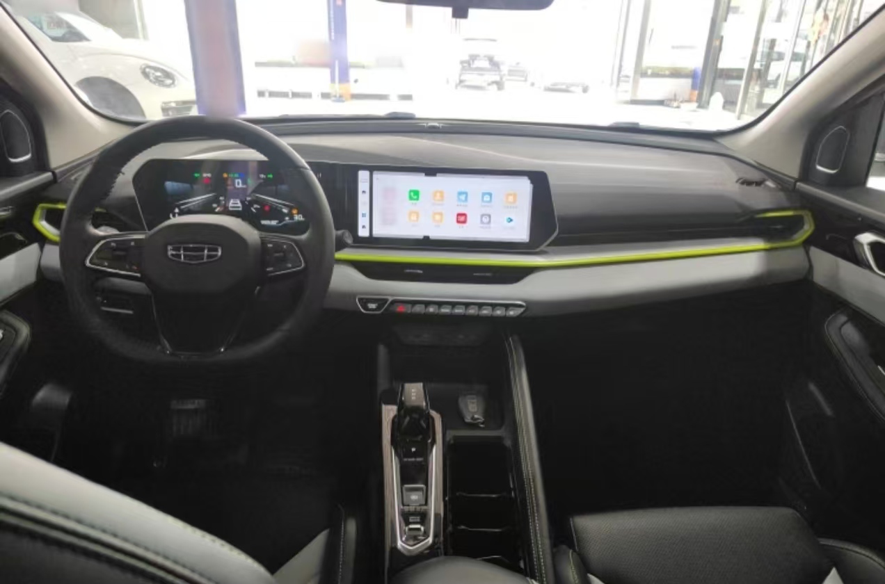 GEELY Coolray 2022 #4 GEELY Coolray 2022 car image #4