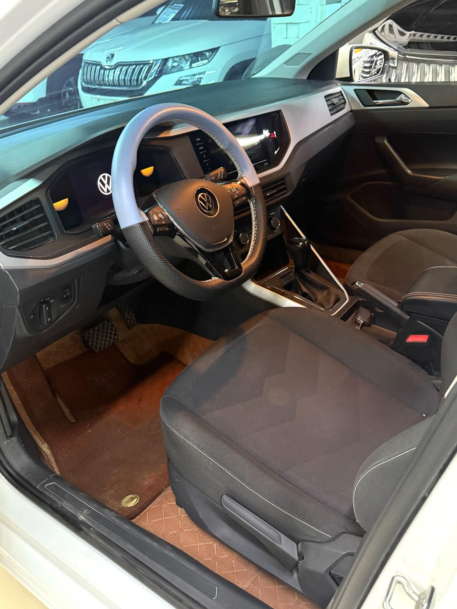 Volkswagen Polo 2024 car image #6