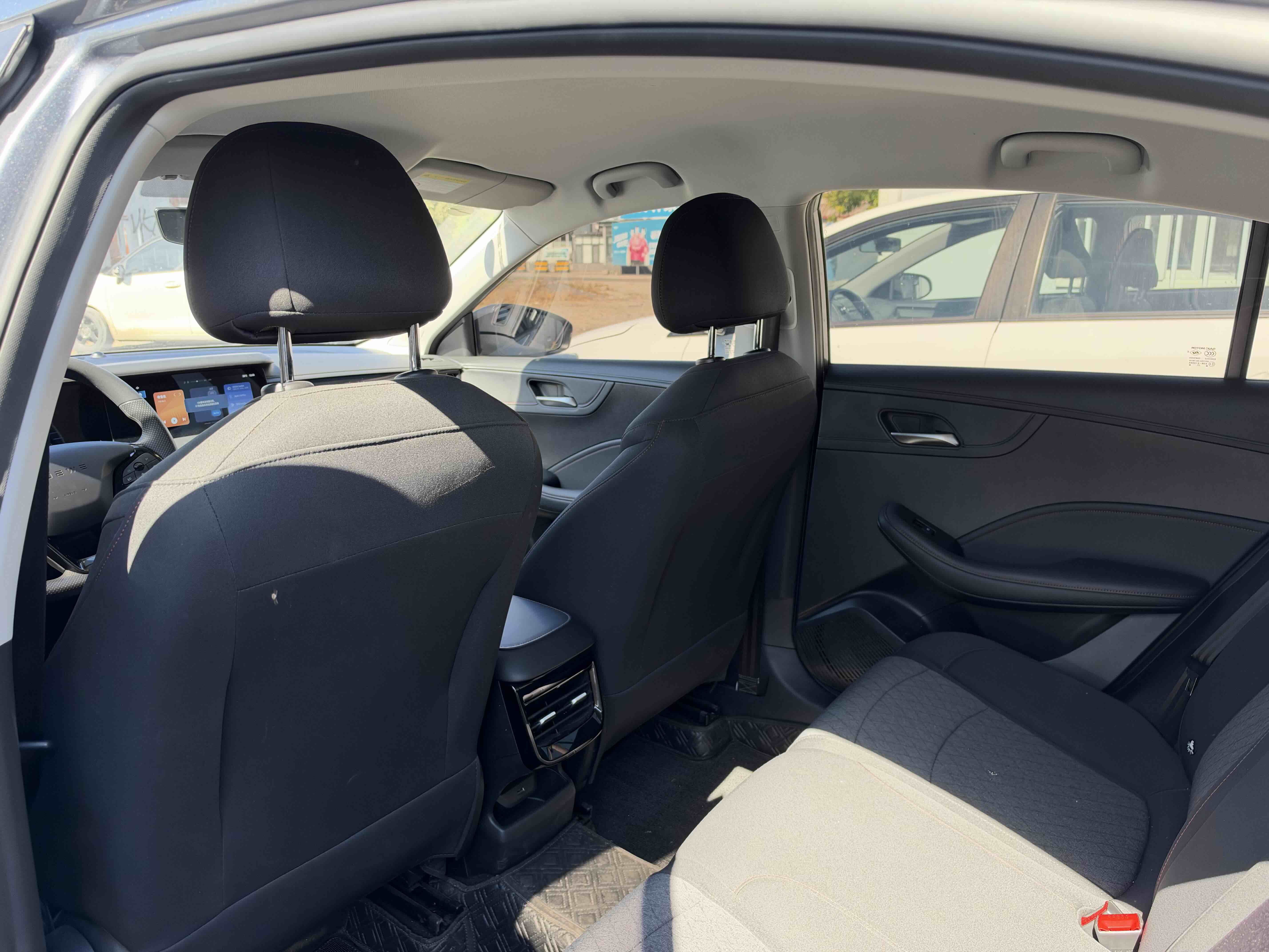Roewe i5 2024 #3 Roewe i5 2024 car image #3