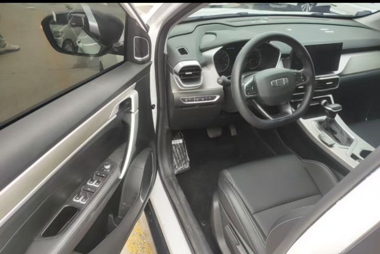 GEELY Coolray 2025 car image #9