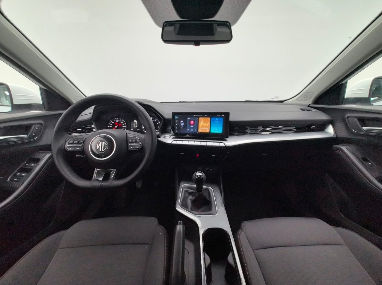 MG 5 2025 car image #3