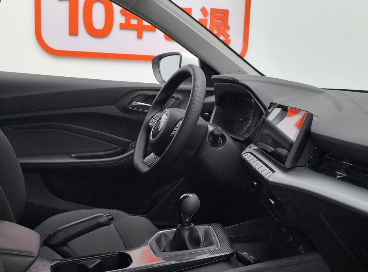 MG 5 2025 car image #2