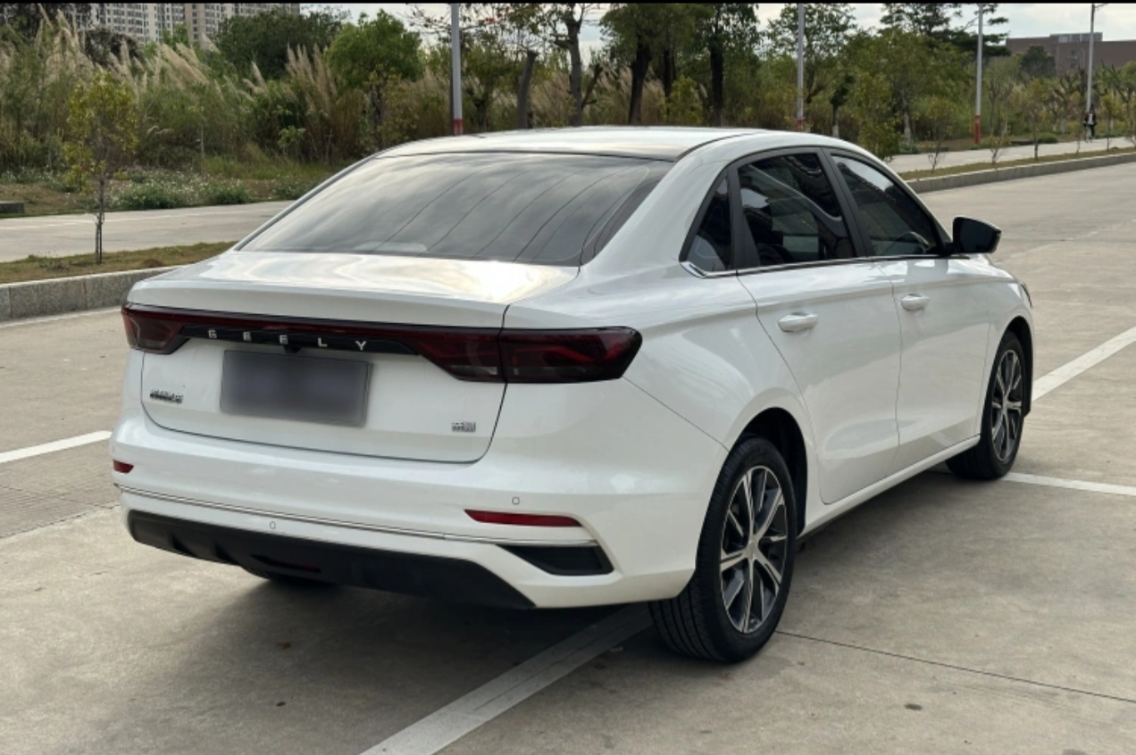 GEELY Emgrand 2022 #2 GEELY Emgrand 2022 car image #2
