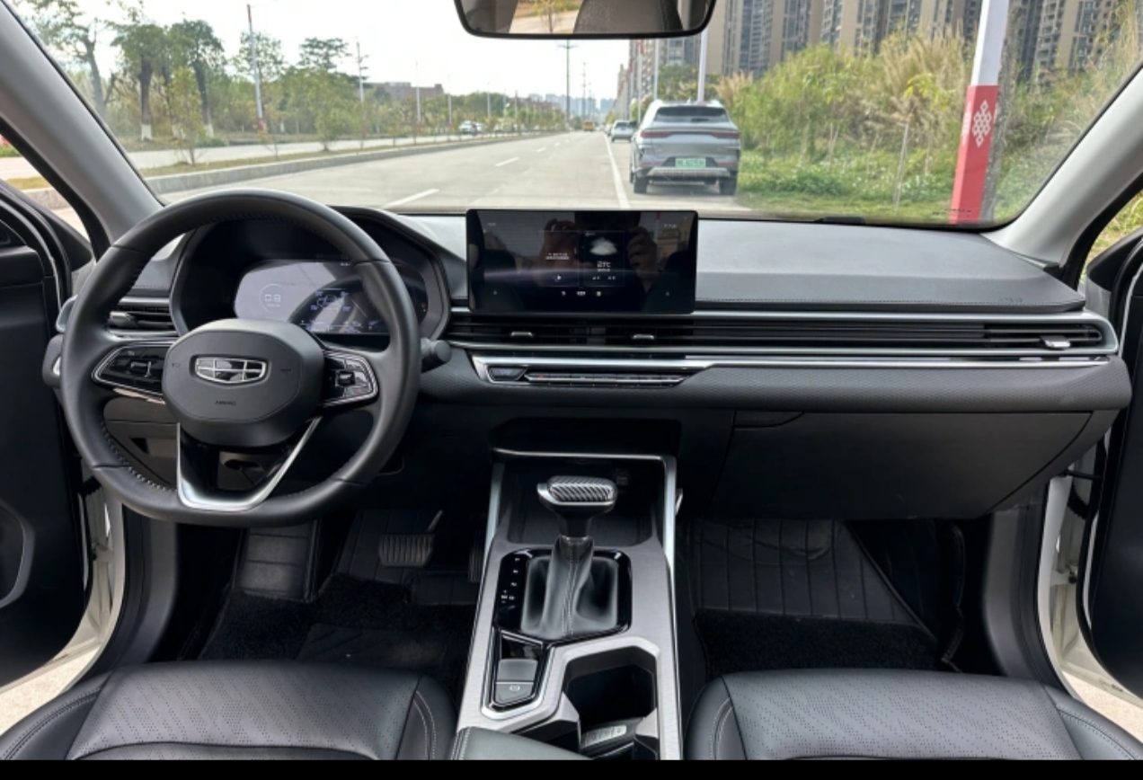 GEELY Emgrand 2022 #5 GEELY Emgrand 2022 car image #5