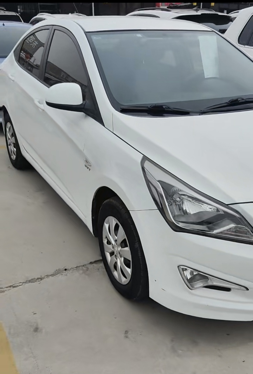 Hyundai Reina 2014 immagine di auto #2