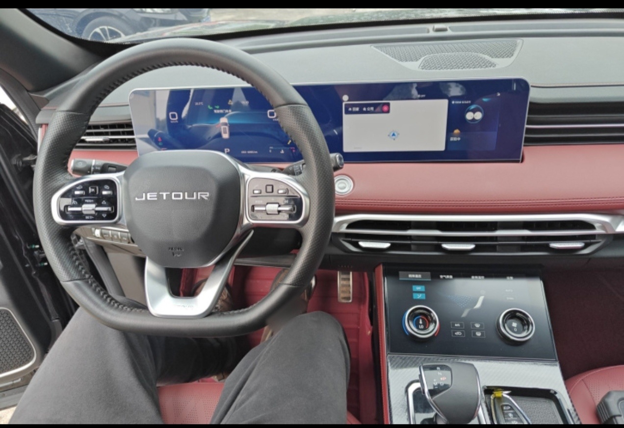 Jetour X70 PLUS 2023 #8 Jetour X70 PLUS 2023 car image #8