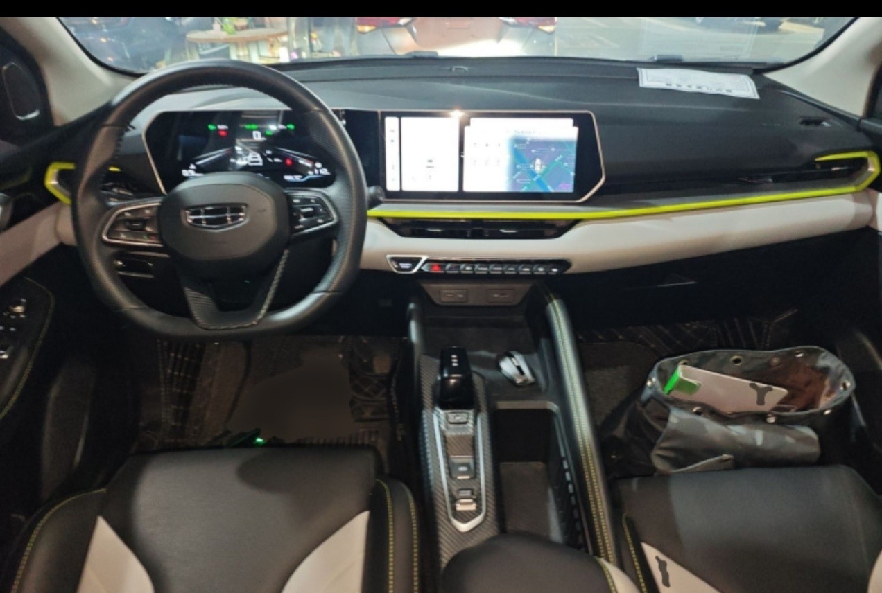 GEELY Coolray 2023 imagen de coche #3