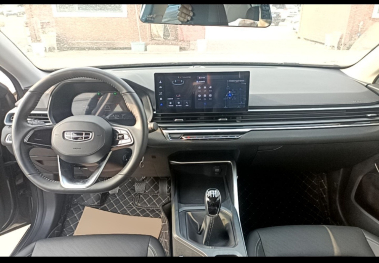 GEELY Emgrand 2023 car image #2