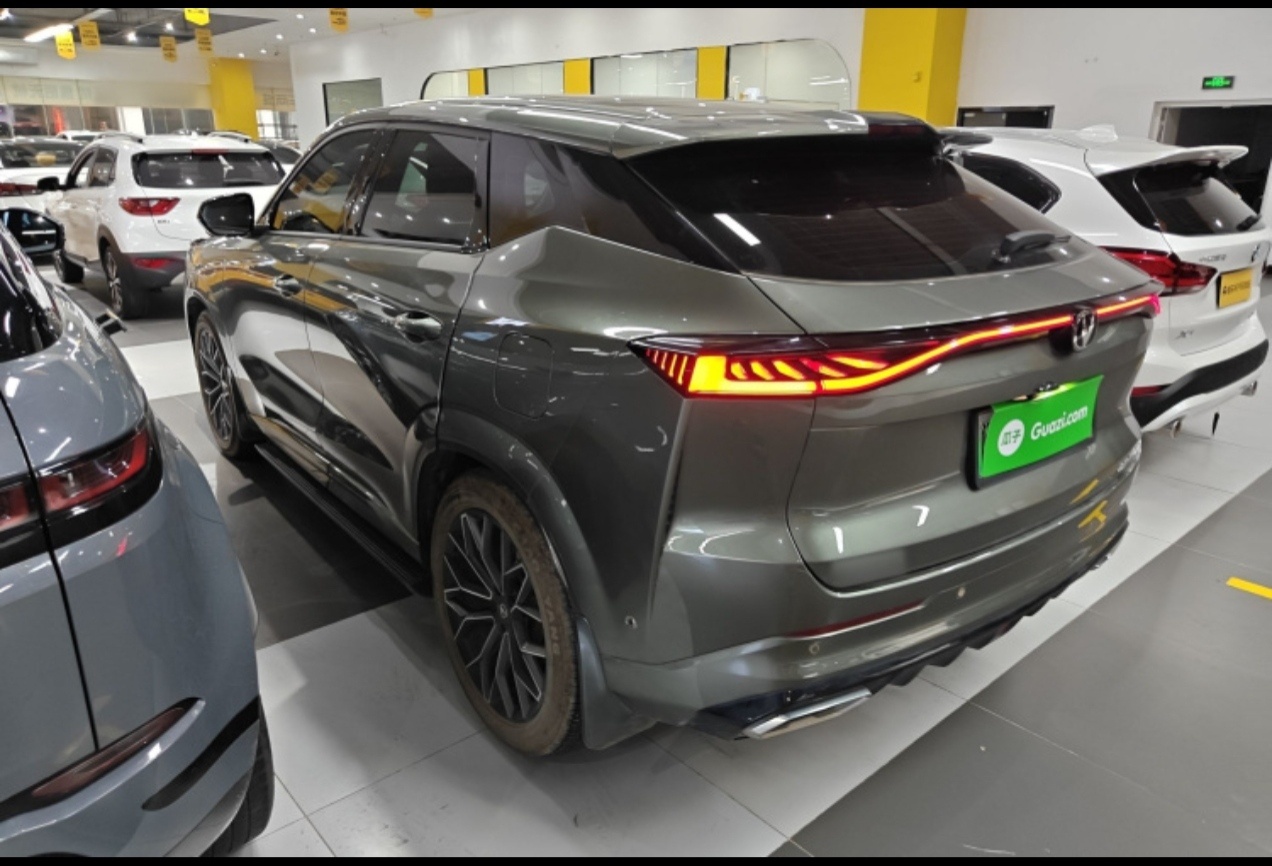 Changan UNI-Z PHEV 2024 #4 Changan UNI-Z PHEV 2024 car image #4