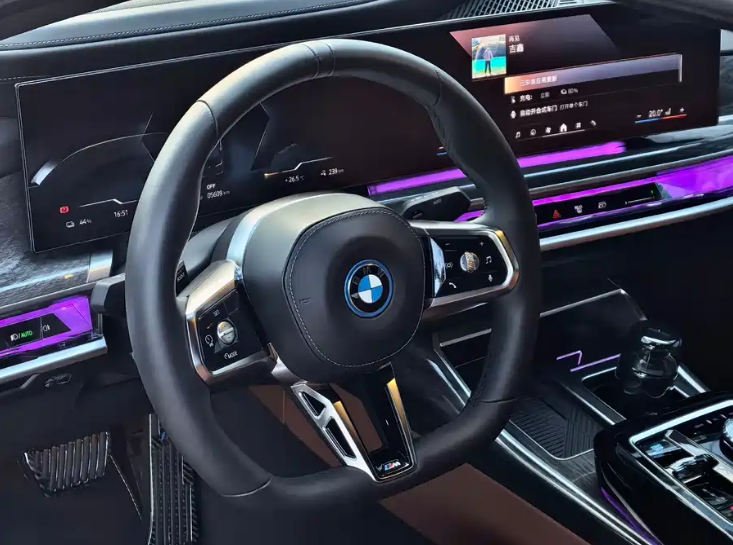 BMW i7 2025 #9 BMW i7 2025 car image #9