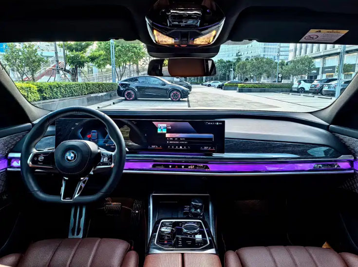 BMW i7 2025 #4 BMW i7 2025 car image #4