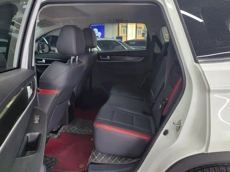 Forthing T5 2023 car image #6