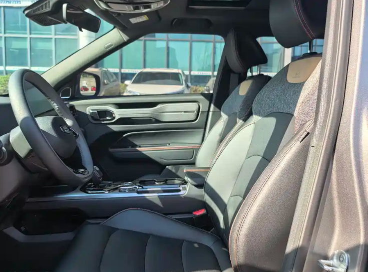 GEELY Cowboy 2025 car image #2