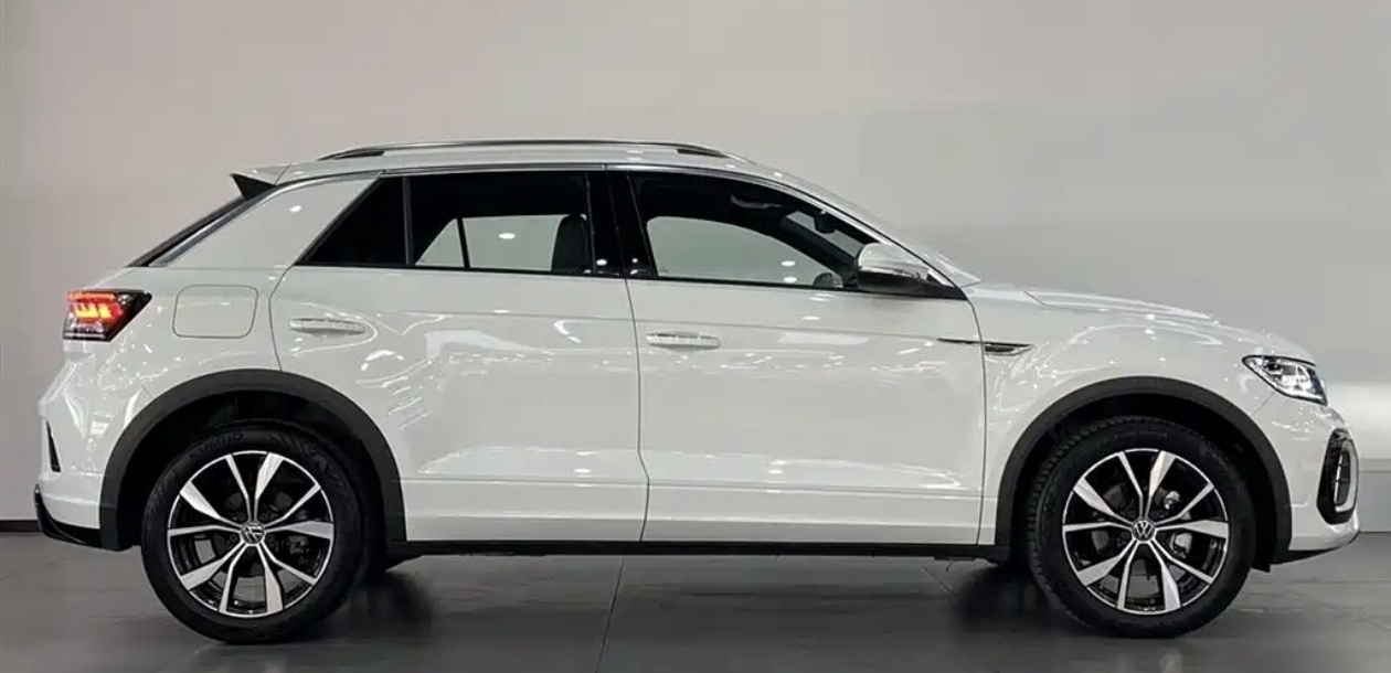 Volkswagen T-Roc 2025 car image #4
