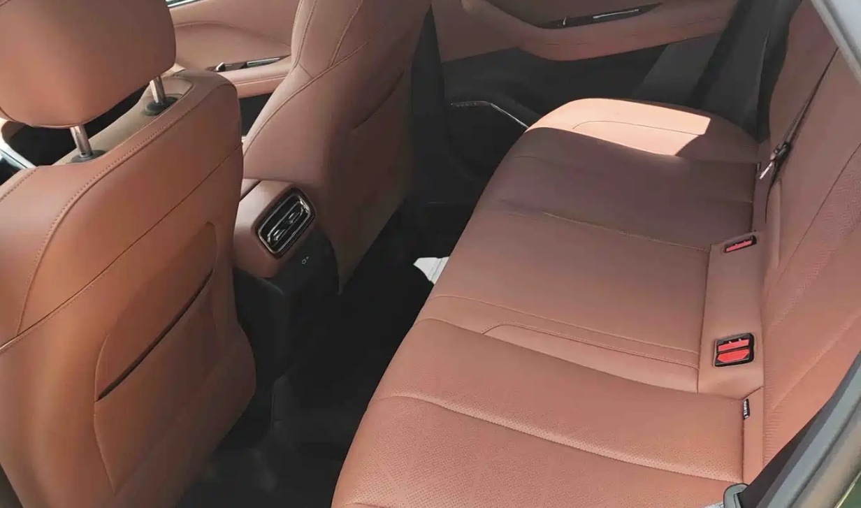 GEELY Emgrand 2025 #2 GEELY Emgrand 2025 image de voiture #2