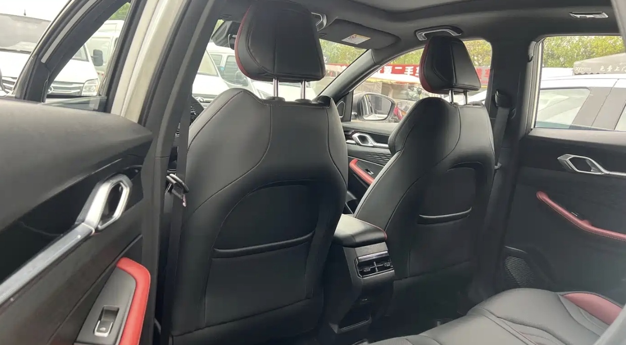 GEELY Coolray 2023 #2 GEELY Coolray 2023 صورة سيارة #2