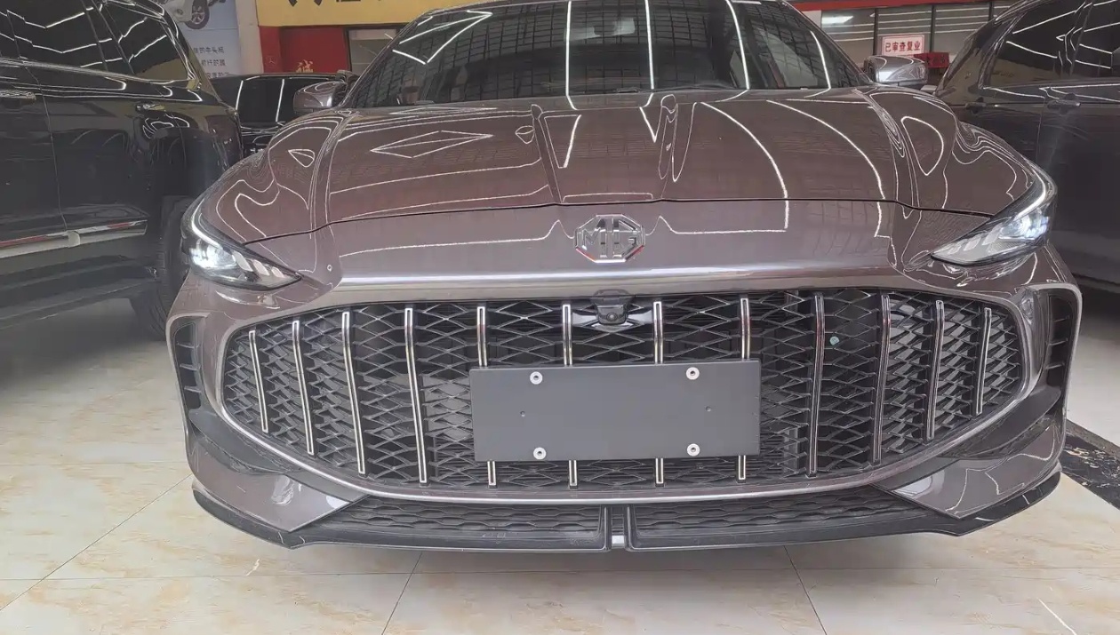 MG 5 2025 immagine di auto 