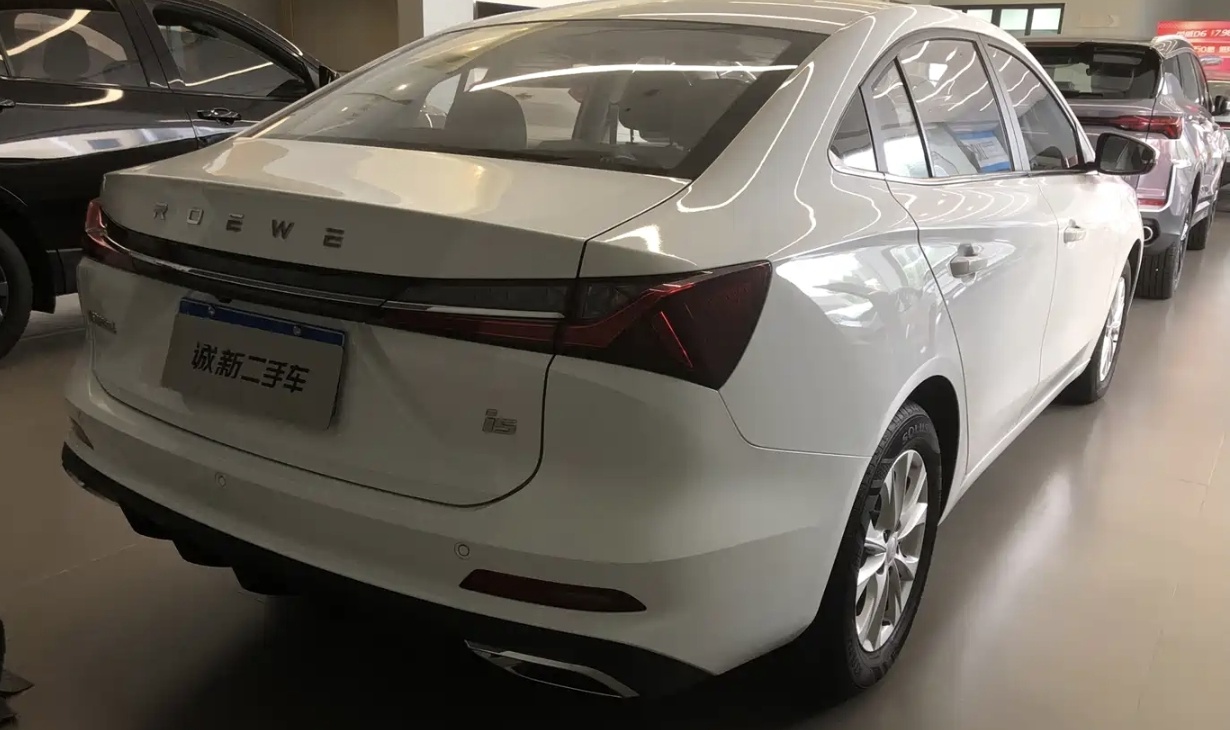 Roewe i5 2024 صورة سيارة #2