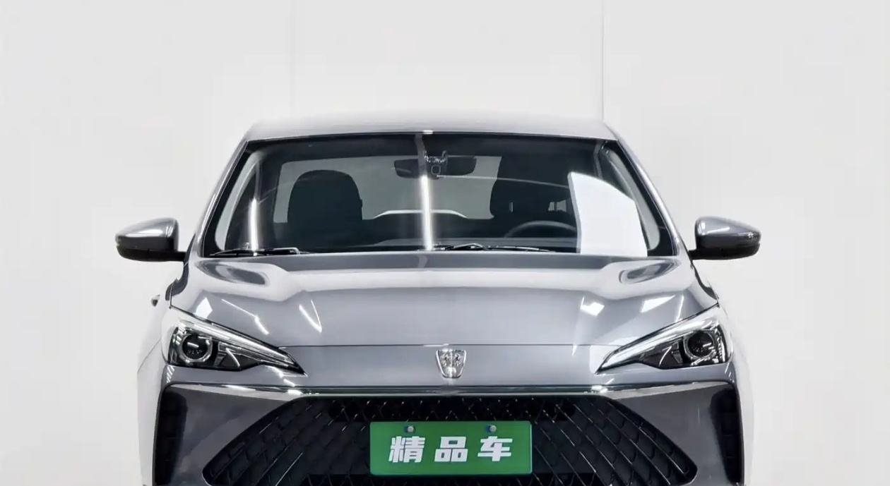 Roewe i5 2025 #2 Roewe i5 2025 car image #2