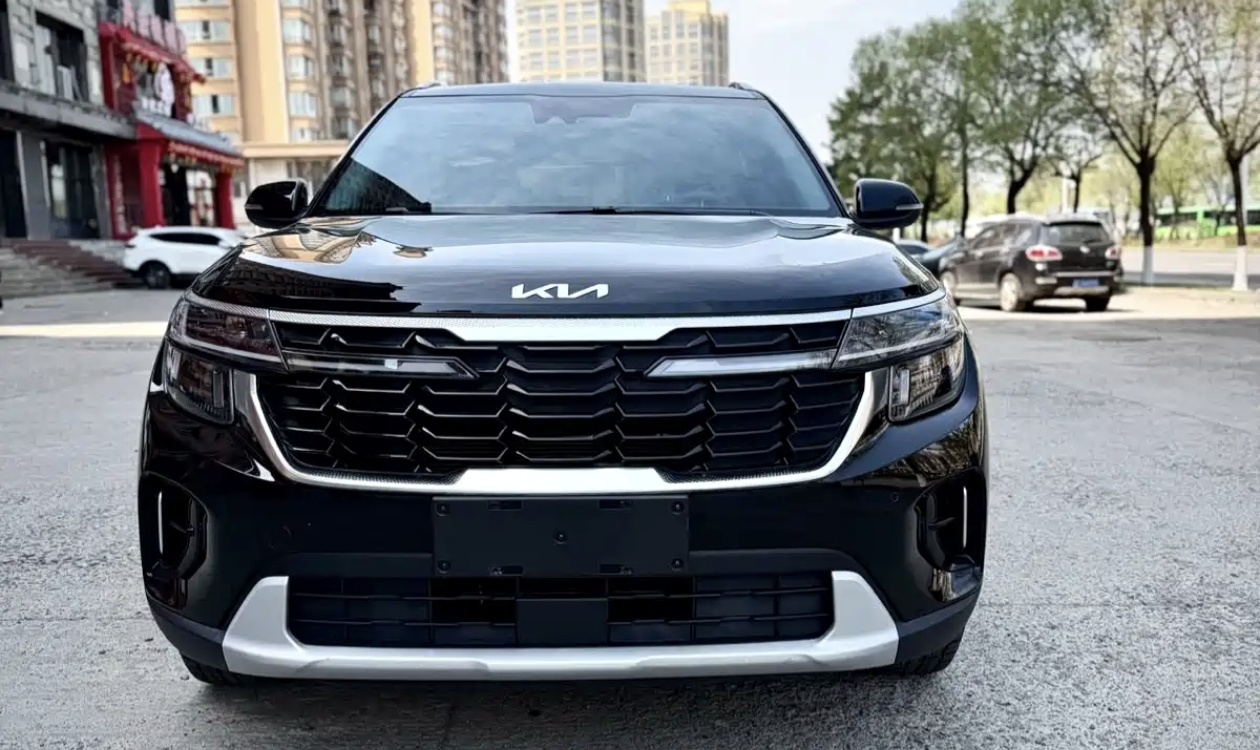 Kia Seltos 2023 car image #4