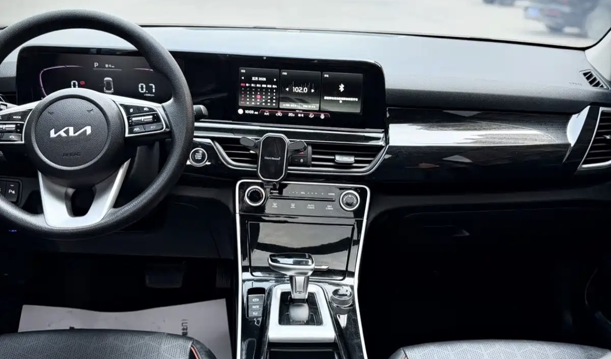 Kia Seltos 2023 car image #5