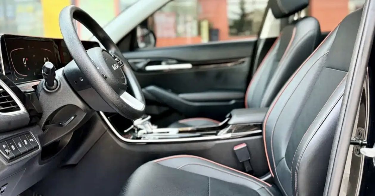 Kia Seltos 2023 car image #2