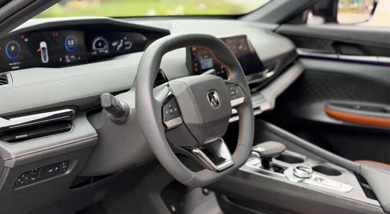 Changan UNI-V 2023 #5 Changan UNI-V 2023 изображение автомобиля #5
