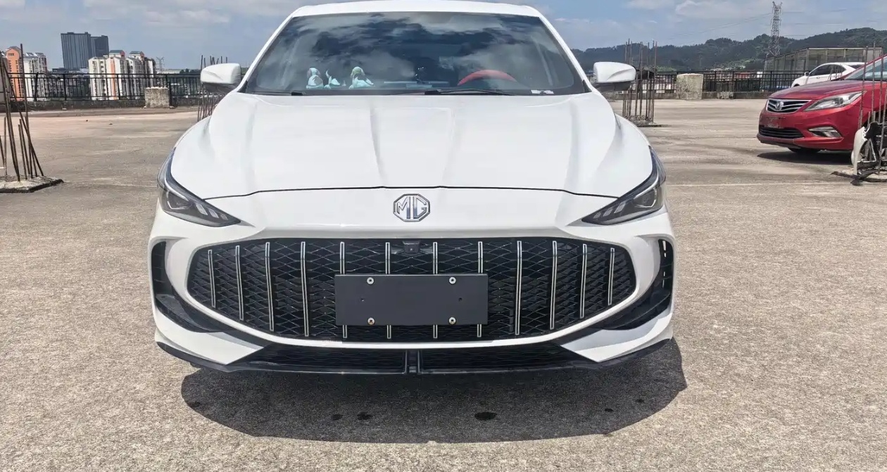MG 5 2025 imagen de coche #3