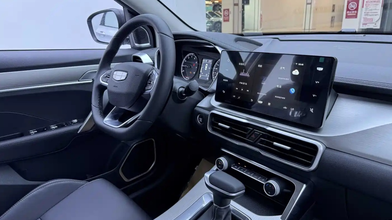GEELY Coolray 2026 #3 GEELY Coolray 2026 immagine di auto #3