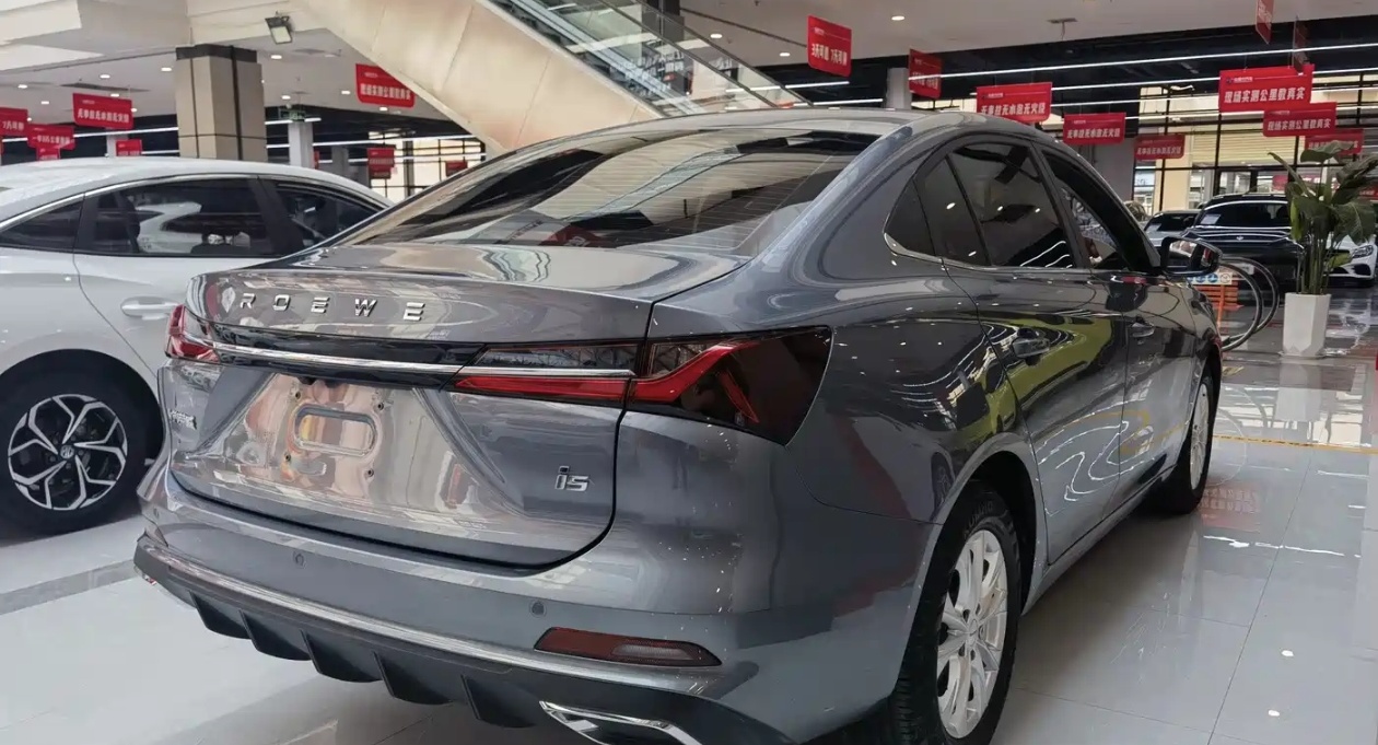 Roewe i5 2025 #3 Roewe i5 2025 изображение автомобиля #3