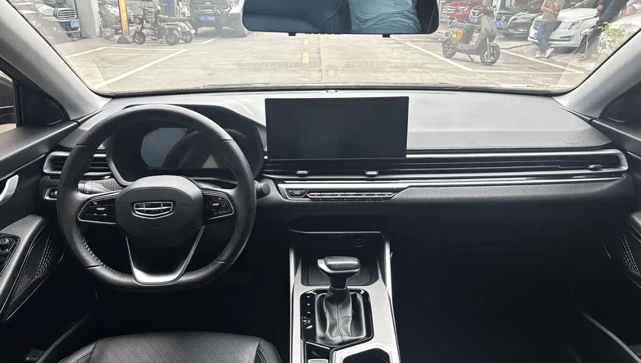 GEELY Emgrand 2023 #2 GEELY Emgrand 2023 imagen de coche #2