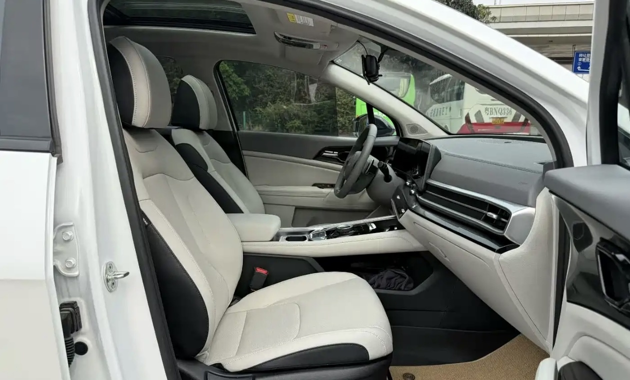 Kia Sportage 2023 car image #4