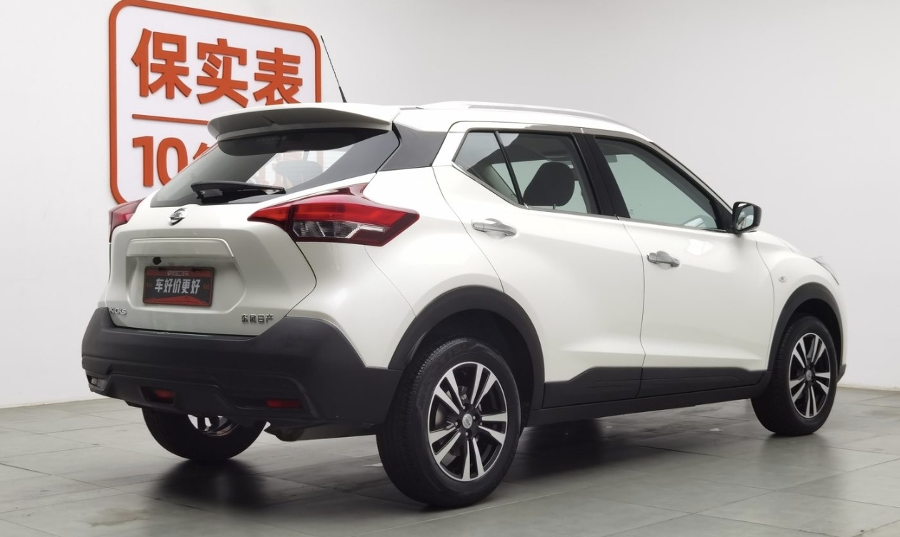 Nissan Kicks 2019 car image #2