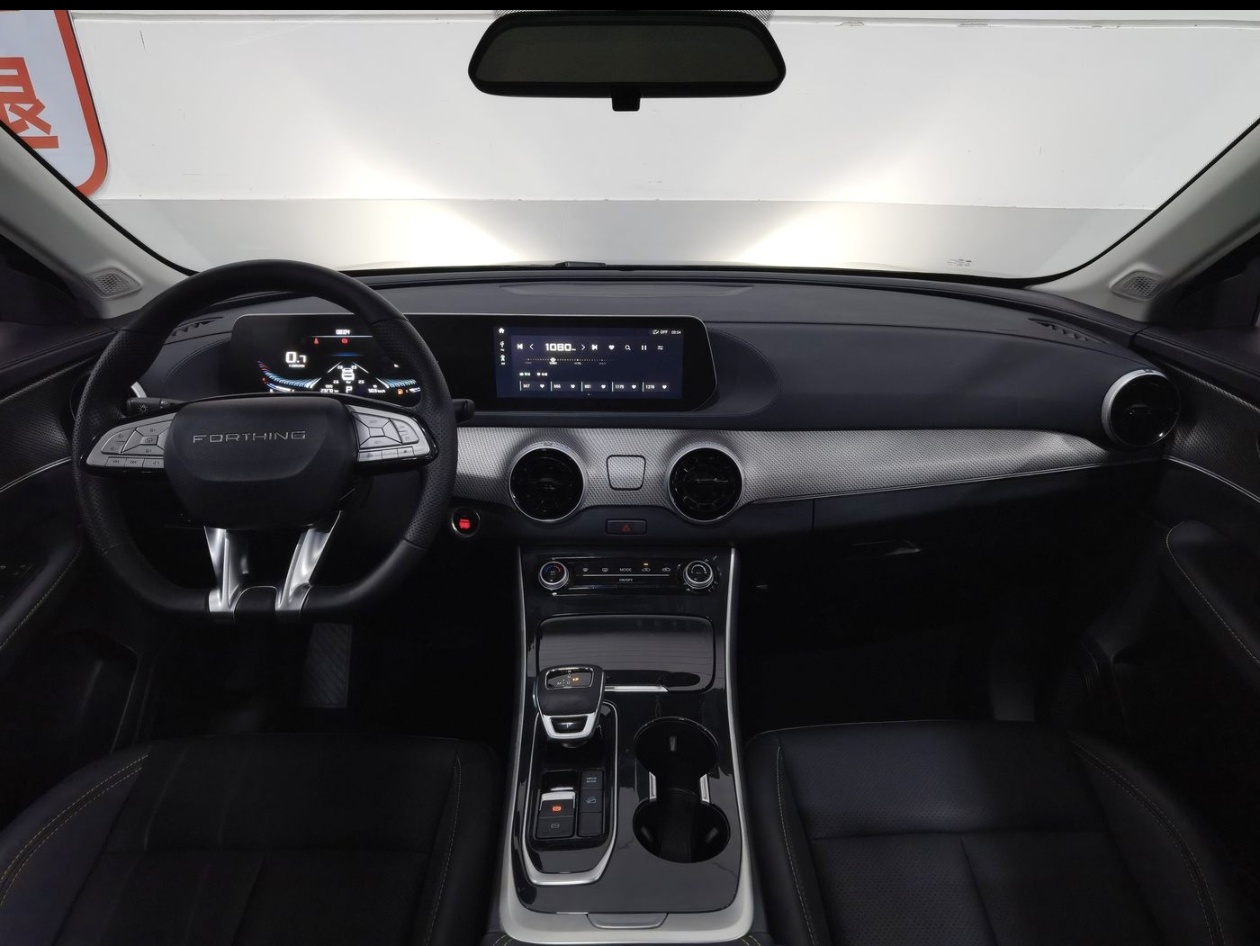 Forthing T5 EVO 2023 car image #5