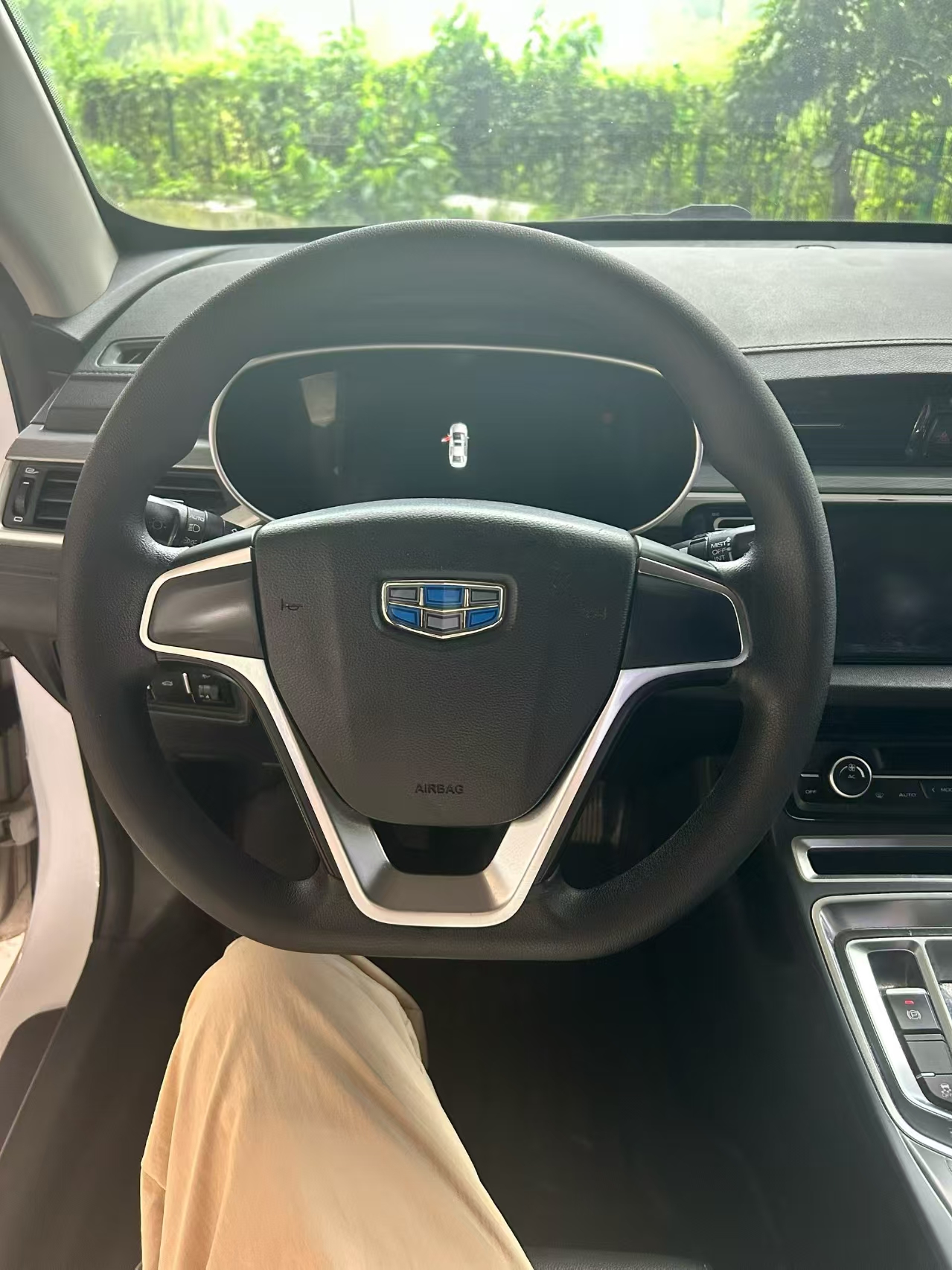 GEELY Emgrand New Energy 2019 car image #3
