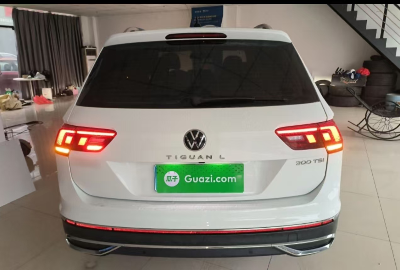 Volkswagen Tiguan L 2023 car image #10