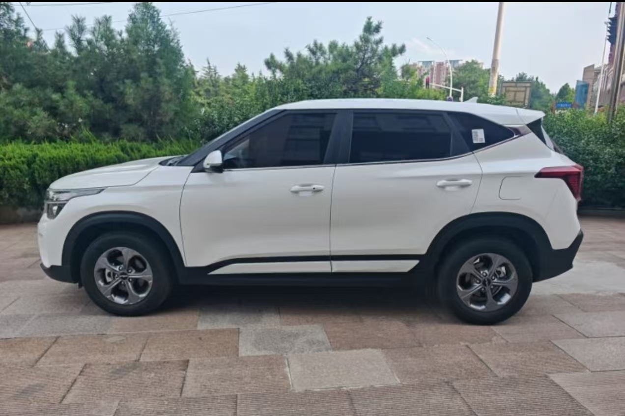 Kia Seltos 2024 car image #4