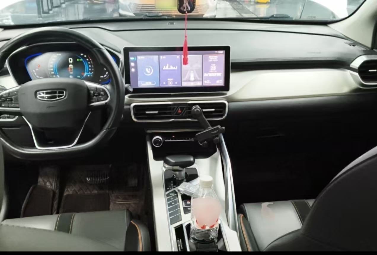 GEELY Coolray 2023 #4 GEELY Coolray 2023 car image #4