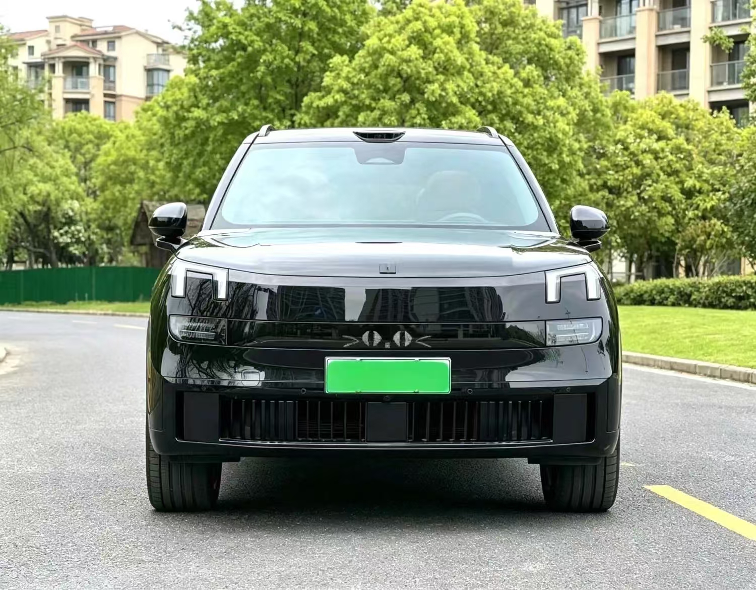 Lynk & Co 900 2025 car image 