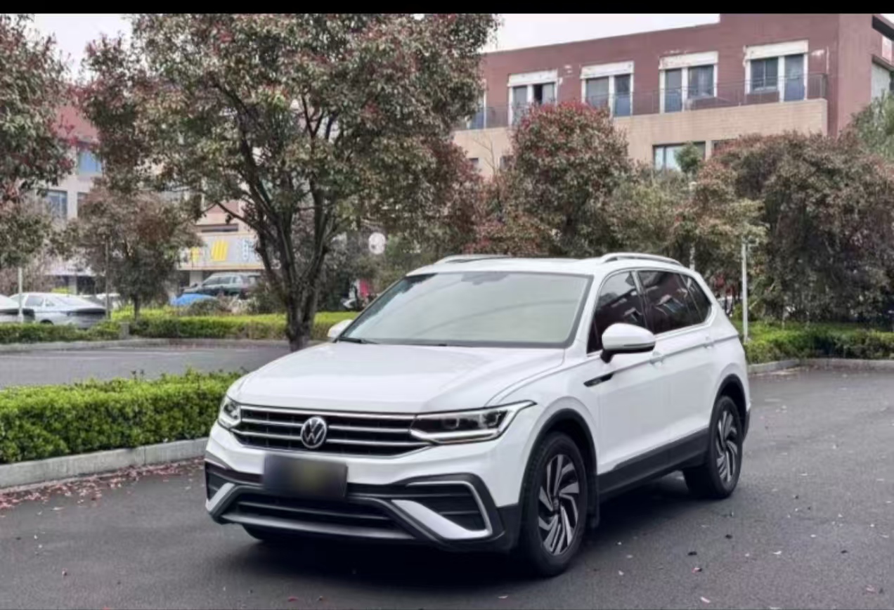 Volkswagen Tiguan L 2023 car image #11