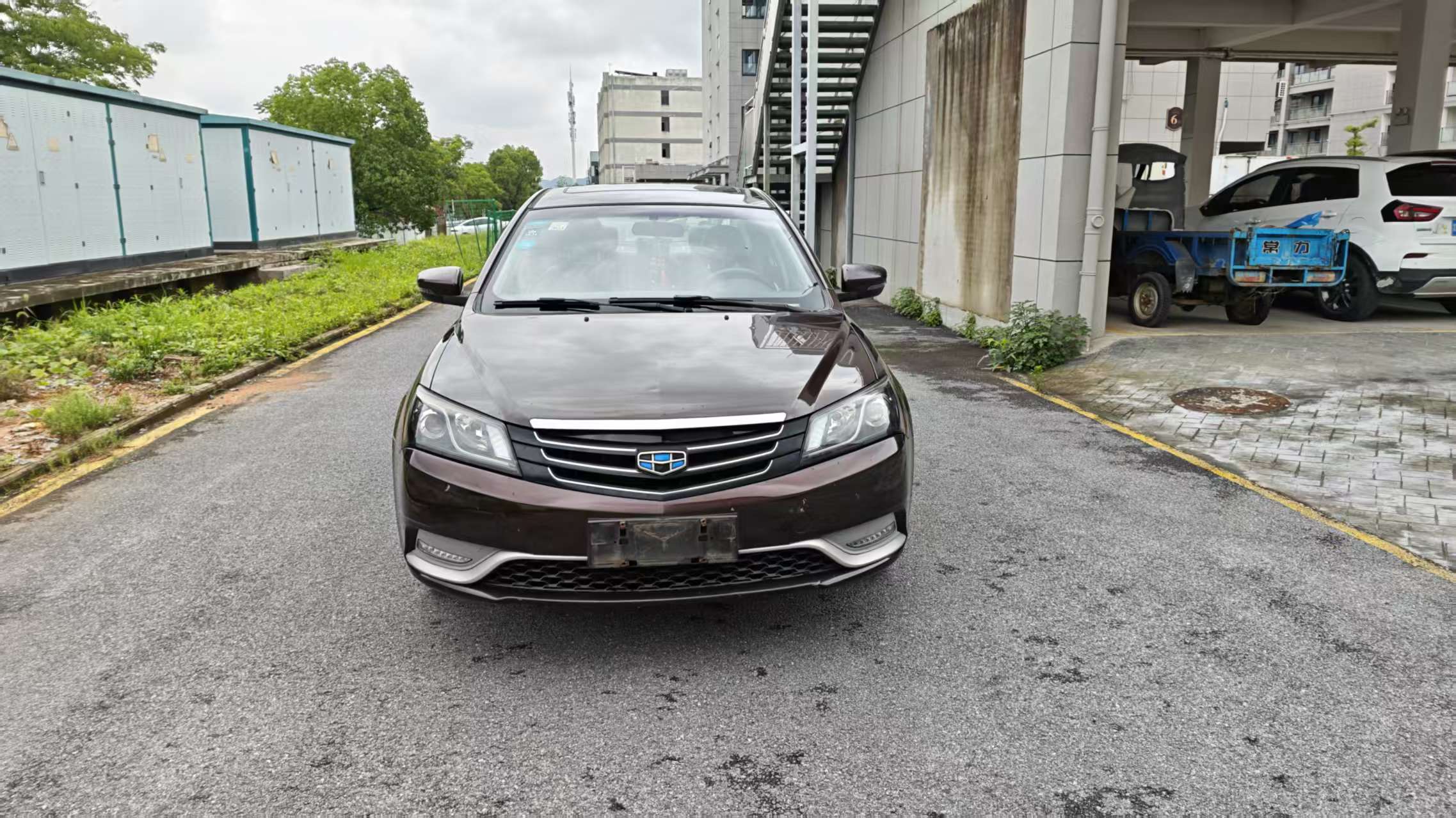 GEELY Emgrand 2015 #4 GEELY Emgrand 2015 car image #4