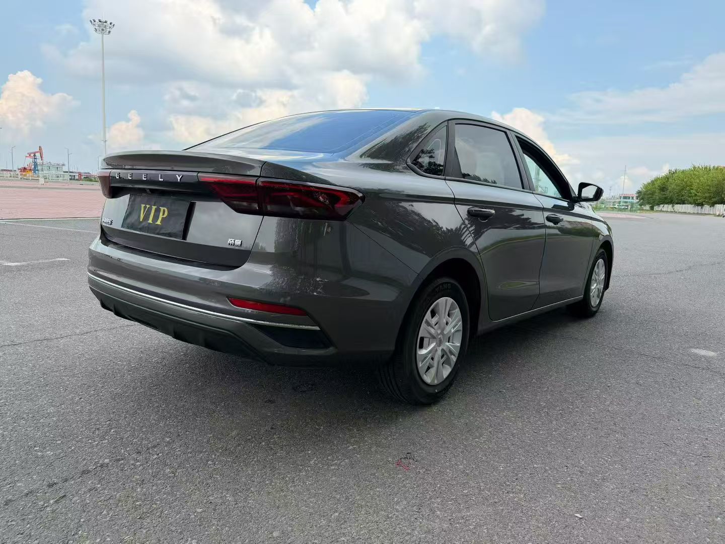 GEELY Emgrand 2024 car image #2