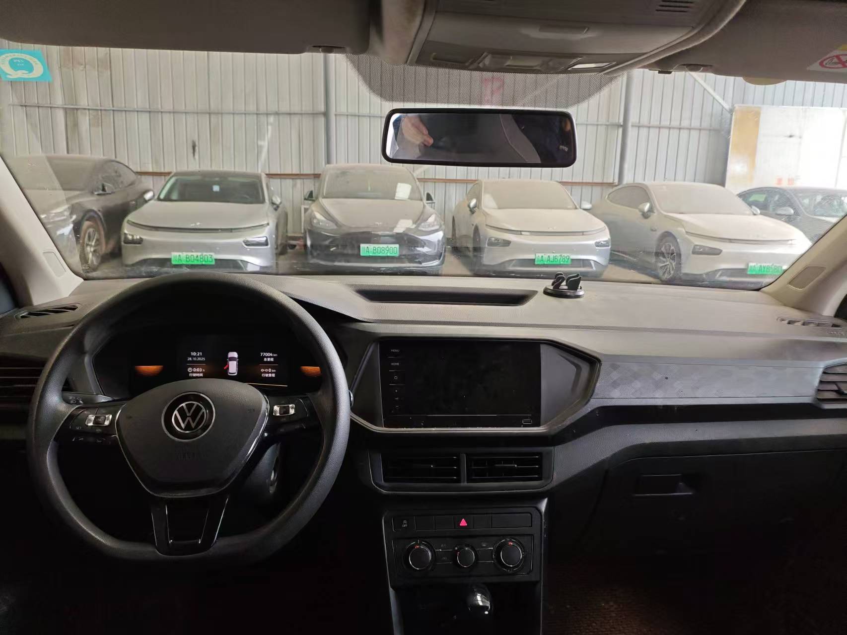 Volkswagen T-Cross 2023 car image #4