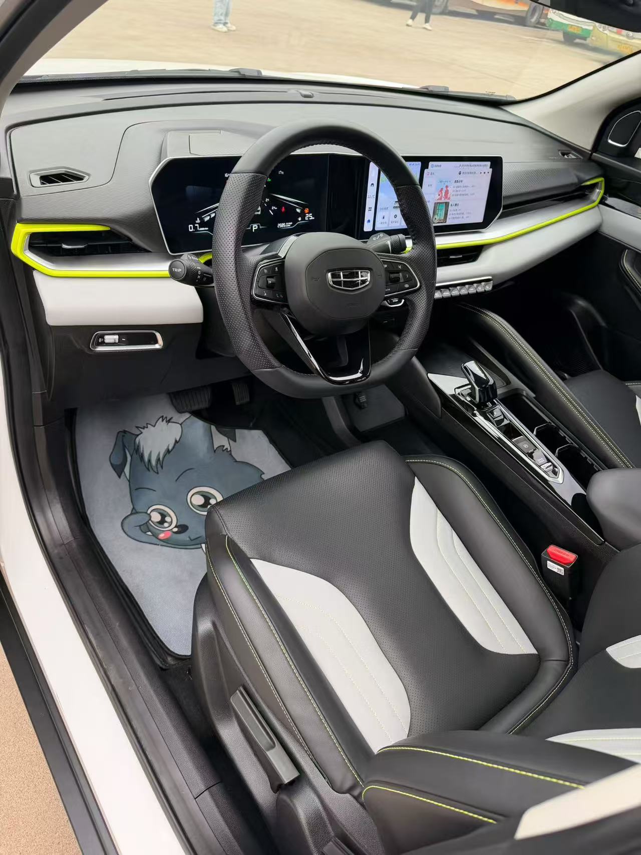 GEELY Coolray 2023 #5 GEELY Coolray 2023 car image #5