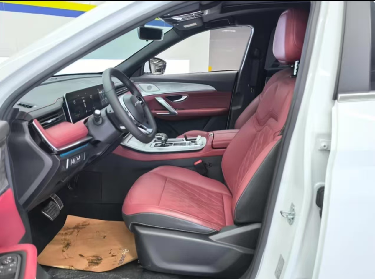 Jetour X70 PLUS 2023 car image #3