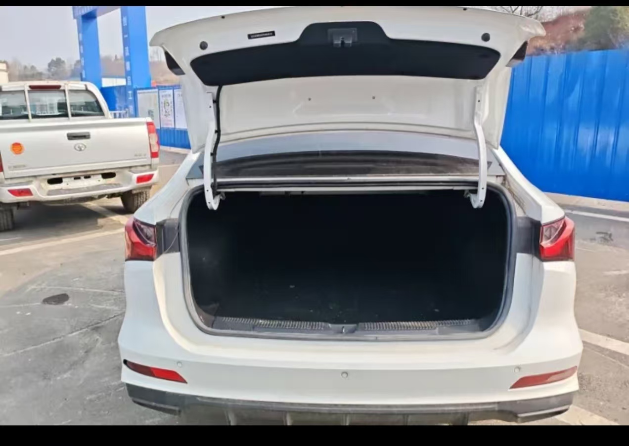 Roewe i5 2023 изображение автомобиля #6