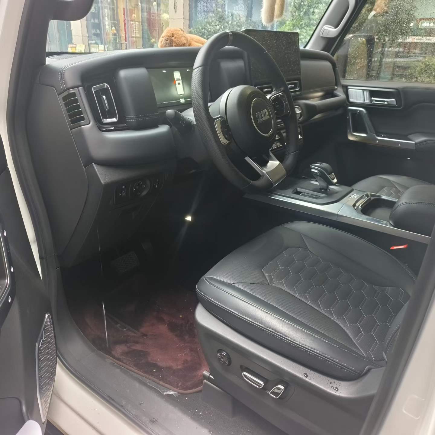 2025 car image #8