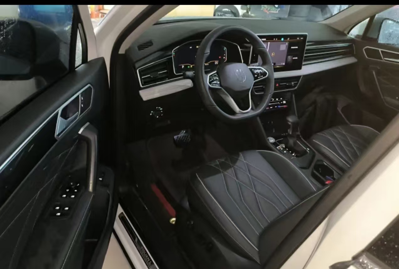 Volkswagen Tiguan L 2023 car image #8
